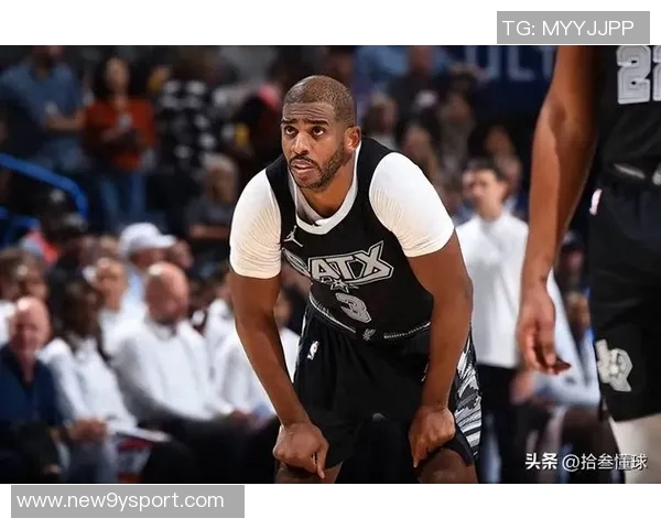 快船赢球却气氛沉闷保罗多次尝试激活球队氛围未果